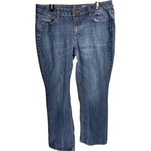 New York Company Jeans Women Size 14 Blue Curvy Bootcut Mid Rise DISTRESS HEM